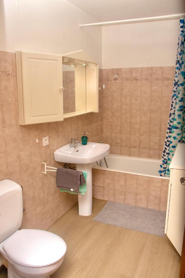 Appartement Entre Genève Et Chamonix Au Pied Des Montagnes Cluses Esterno foto